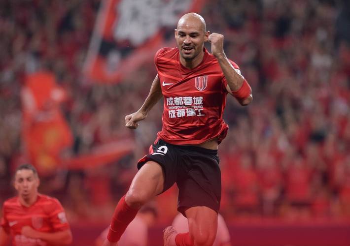 费利佩谈当选中超月最佳:非常荣幸,这个奖项是整个团队的荣耀