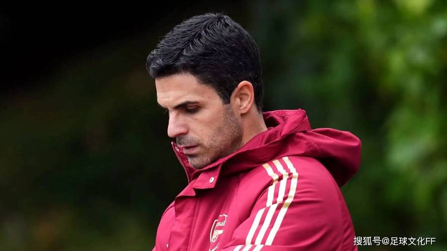 内维尔:阿尔特塔应该让球队攻起来 阿森纳面对强敌有些束手束脚