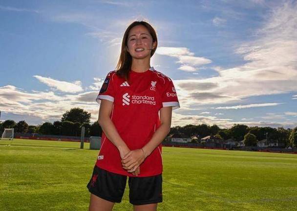 清水梨纱凌空端射收获利物浦女足首球，为她助攻的是长野风花