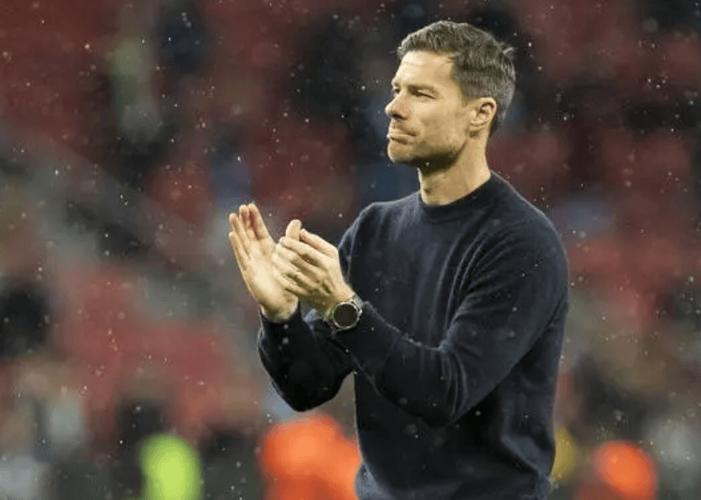 西甲官方9月最佳主帅候选:阿隆索、弗里克、萨拉比亚