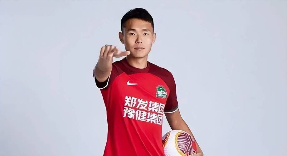 18岁谢初筠本赛季已代表斯图加特U19队出战6场联赛,贡献1次助攻