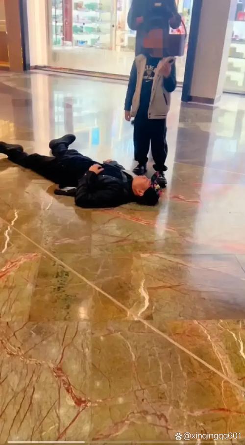 上头😨阿库尼亚顶人+踩踏无处罚,两次推人+送点吃2黄被罚下