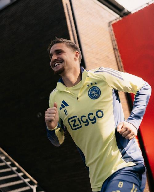 自2019年以来首次,阿贾克斯在单场比赛中因角球丢掉2球