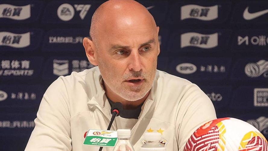 古斯塔沃:球队踢得比上次对神户时好很多 亚冠目标晋级下一阶段