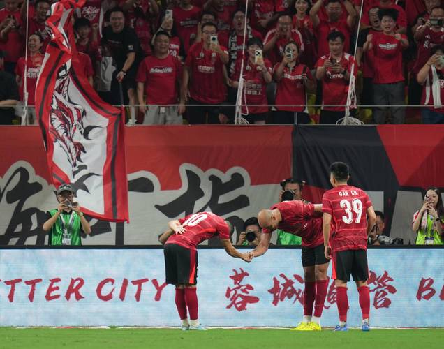 记者:成都蓉城被绝杀固然可惜,但也是亚冠对他们的欢迎仪式