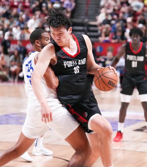 按照NBA的规定 开拓者最多能给青岛男篮87.5万美元买断费