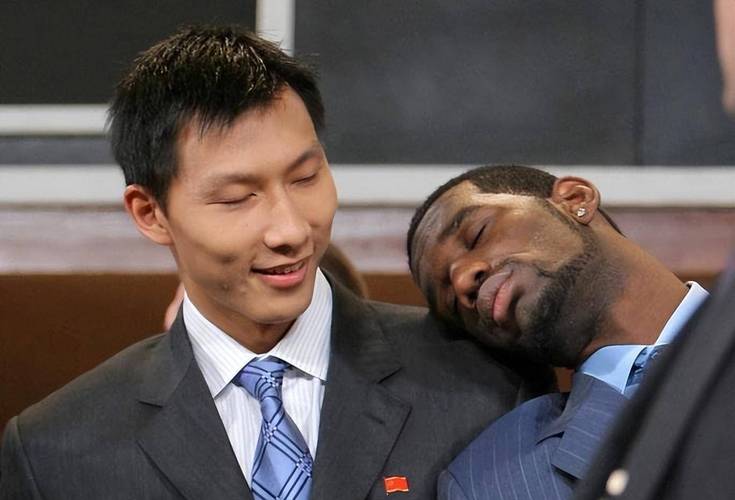 18年前的今天:奥登力压KD成为状元 易建联第6顺位 孙悦第40顺位