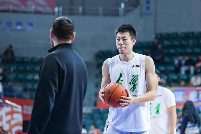 新华社:CBA活跃的交易市场背后  是转会机制的包容和多元