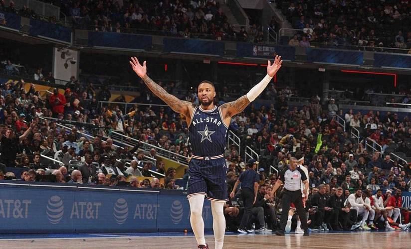 利拉德:新秀赛季就主动站出来投关键球 大学时经常模拟绝杀球