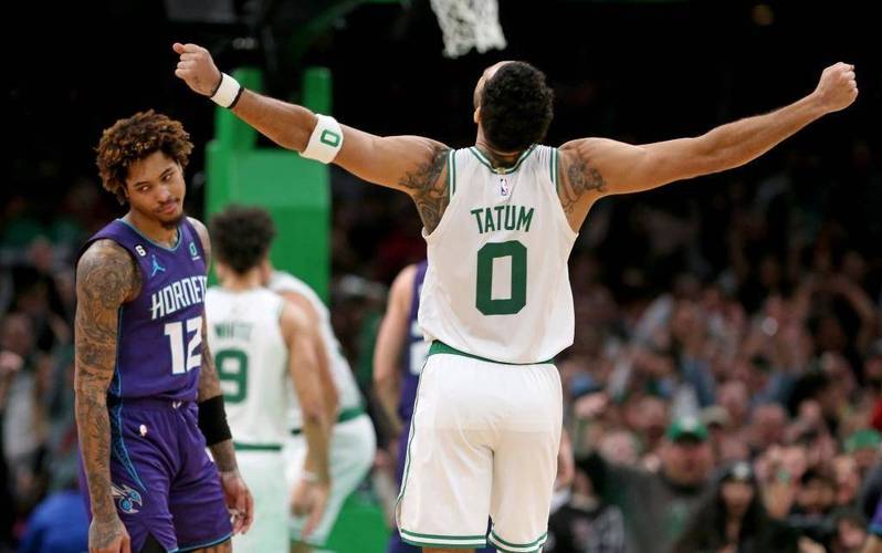 帕金斯:布克的时间在倒计时 他要证明他配得上和华子SGA相提并论