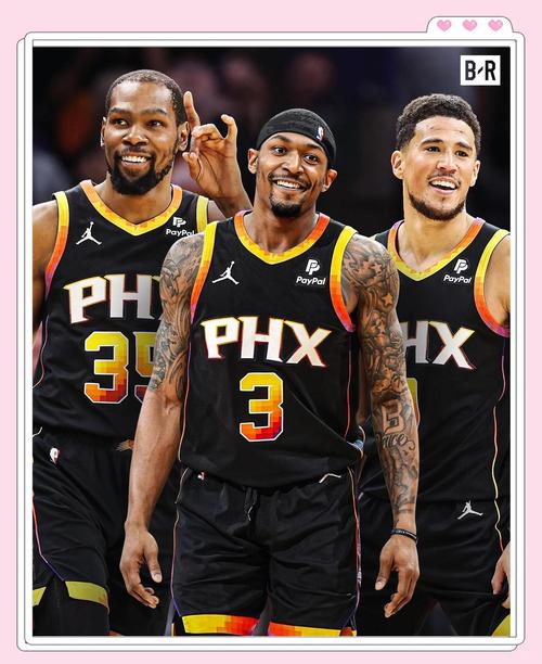 快船新援比尔亮相NFL赛场 现身观战洛杉矶公羊比赛!