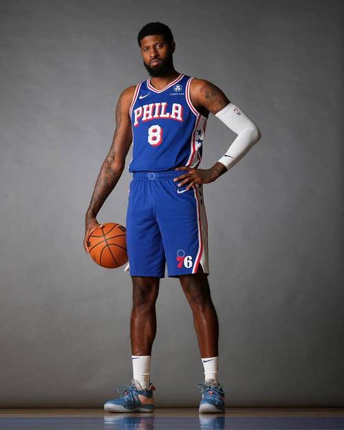 继续磨练！76人官方晒球队训练照：保罗-乔治&马克西在列