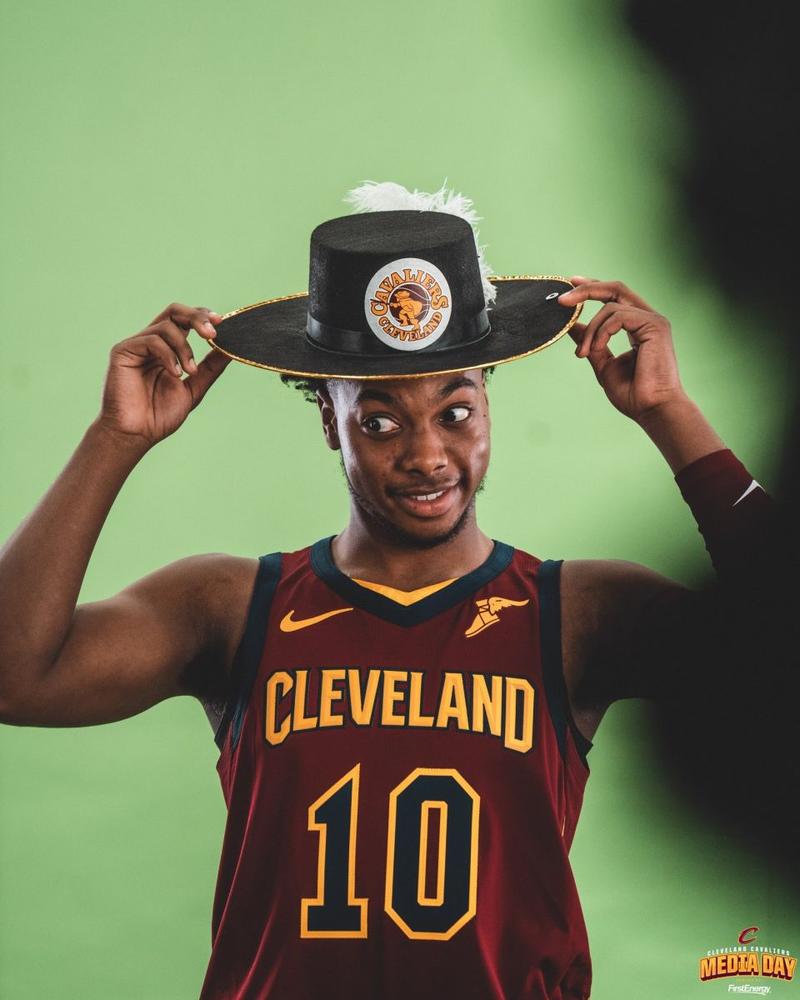 名记:骑士对加兰的恢复状况感到满意 暂定复出时间为12月初