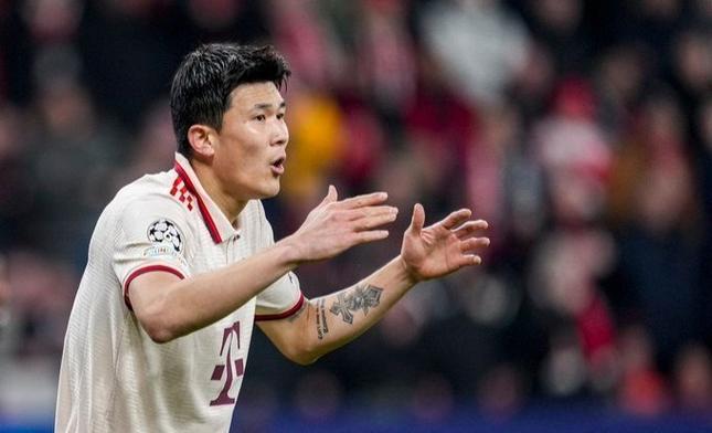 高潜新人!图片报:金玟哉受伤,拜仁15岁小将帕维奇随一线队训练