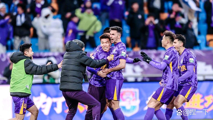 中超8月最佳阵容:费利佩、瓦科在列,蓉城、申花、津门虎各2人