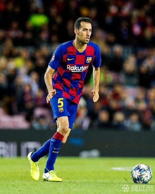 巴萨官方:布斯克茨在巴萨赢得过32座冠军,他正迎来生涯最后征程