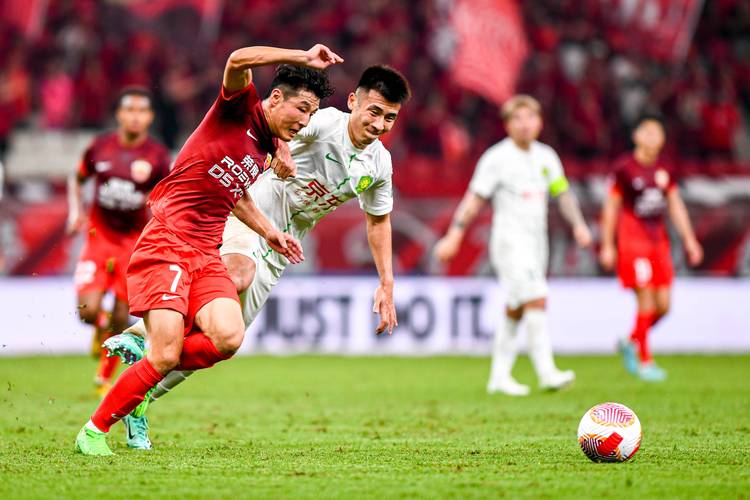 无人看好却争气!海港连失奥斯卡巴尔加斯+武磊报销,现2分领跑