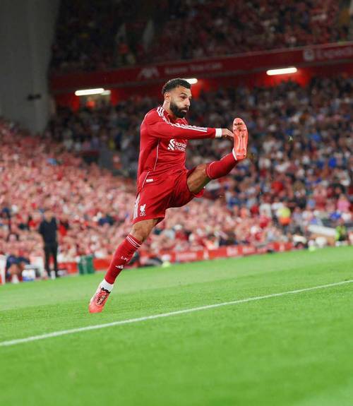 不莱梅将帅:拜仁首个进球前的角球犯规在先,点球判罚也存在疑问