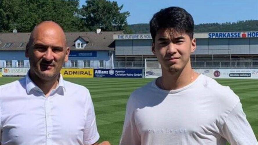 新的开始!刘邵子洋社媒晒洛杉矶FC二队签约照