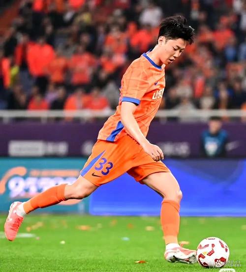 记者:高准翼伤势恢复情况超出预期,已参与全队分组对抗训练