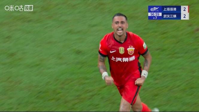 莱昂纳多谈读秒绝杀:最近比较自信,进球机会出现时就要把握住