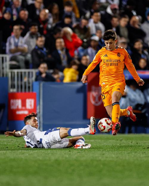 连场进球难救主！皇马2-5马竞后，姆总径直回更衣室皇马仅3人谢场