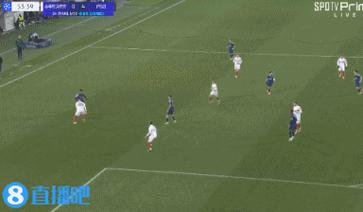 登贝莱：在巴萨必须观察梅西的跑位，他看似在散步实则无处不在