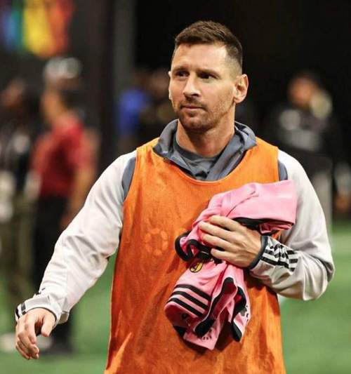 马斯切拉诺:布斯克茨退役令人遗憾,他未来显然会成为教练