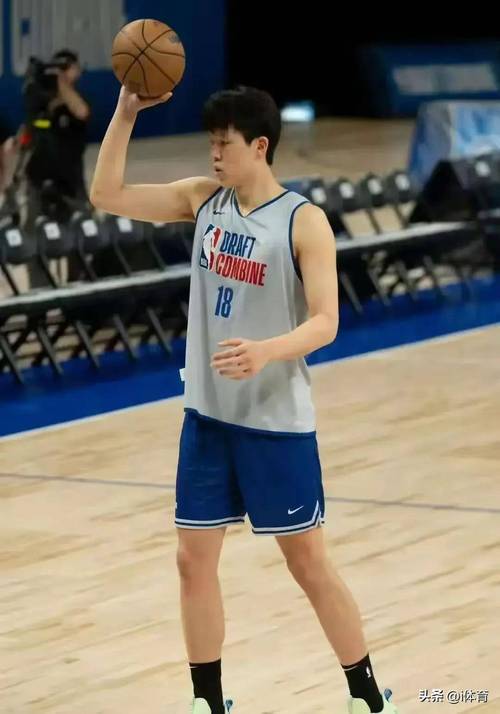 队记:健康的罗威更适合出任克林根的替补 这会压缩杨瀚森的时间