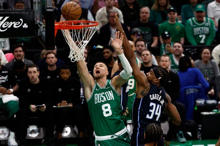 塔图姆:安芬尼-西蒙斯已打出优异表现 相信他能在绿军大放异彩