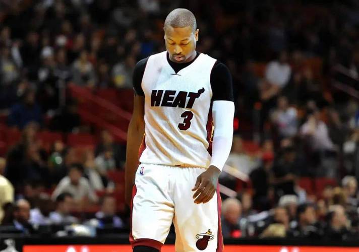 韦德:热火的训练营曾是去军营军训 完全军事化管理 那经历太糟了