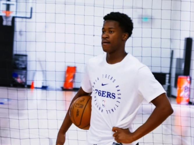 埃奇库姆:对马克西投篮印象深刻 肌肉记忆离谱超远出手动作不变