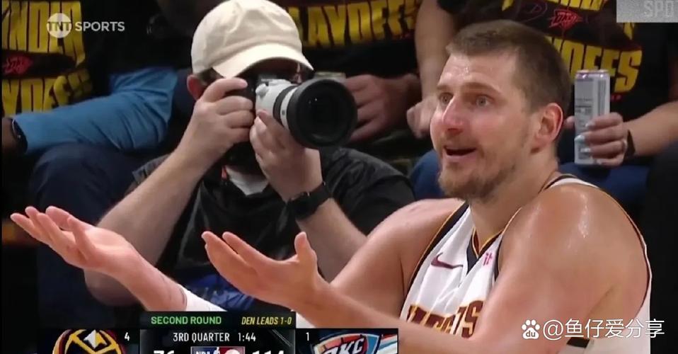 阿特金森谈上赛季错误:需要更多地使用莫布里 要让他进行持球