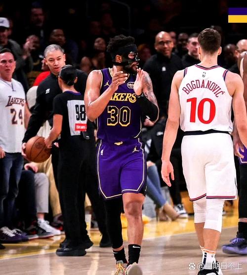 美记:湖人快船休赛期均接触过梅尔顿 但后者与勇士重聚意愿强烈