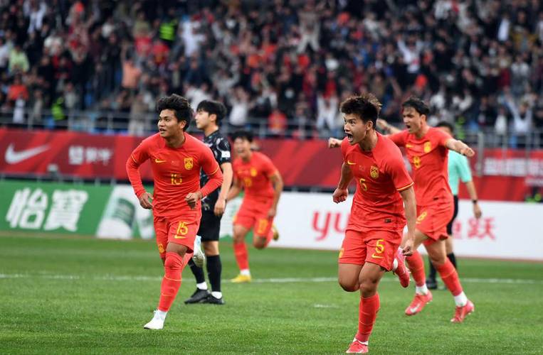 足球报：10月国足“失约”，U22及国少集训备战是主要任务