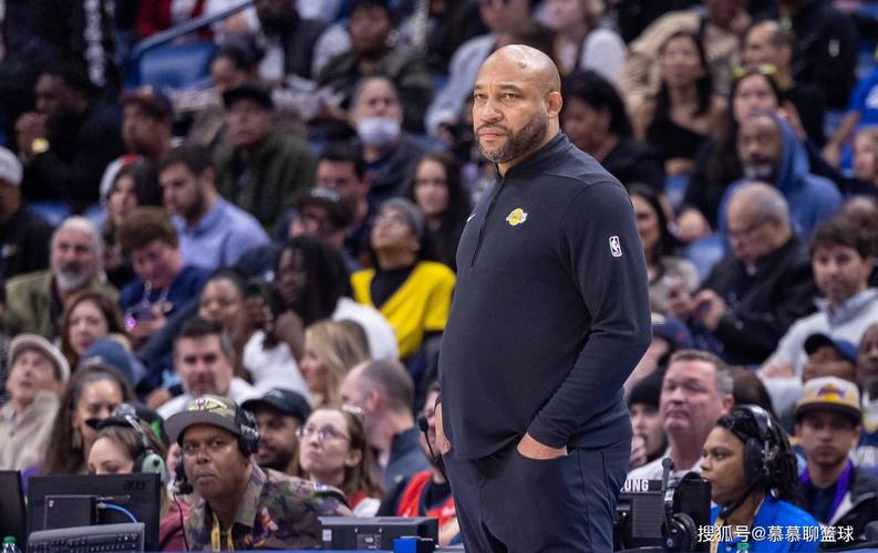 詹姆斯:从头起步对建立化学反应大有益处 教练组也有了更多经验