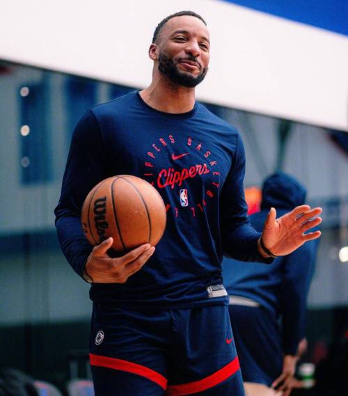 鲍威尔谈希罗伤缺:上赛季小卡缺席 我同样承担起得分重任