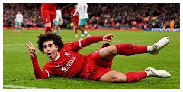 官方:利物浦医疗团队将在今天评估小将杰登-丹斯的伤情