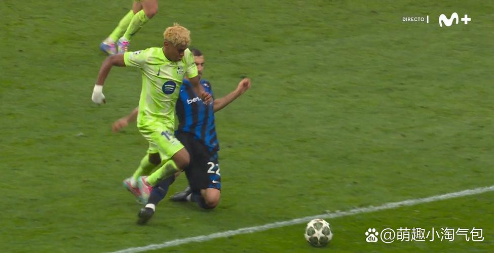 🤙妙到毫巅!亚马尔牛尾巴穿裆过人,把戈麦斯过“呆”了