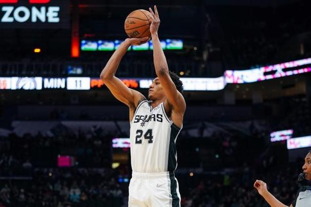 瓦塞尔:目前球队核心重点防守 若能限制对手得分我们将脱颖而出