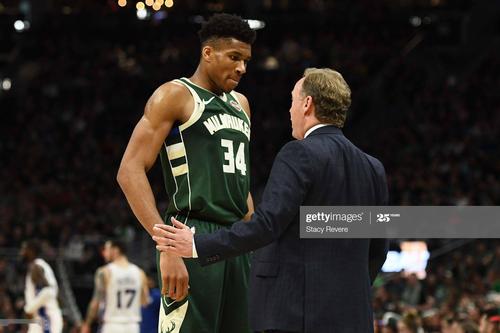 老板表示与字母会面时他承诺为雄鹿效力 后者:我不记得这次会面