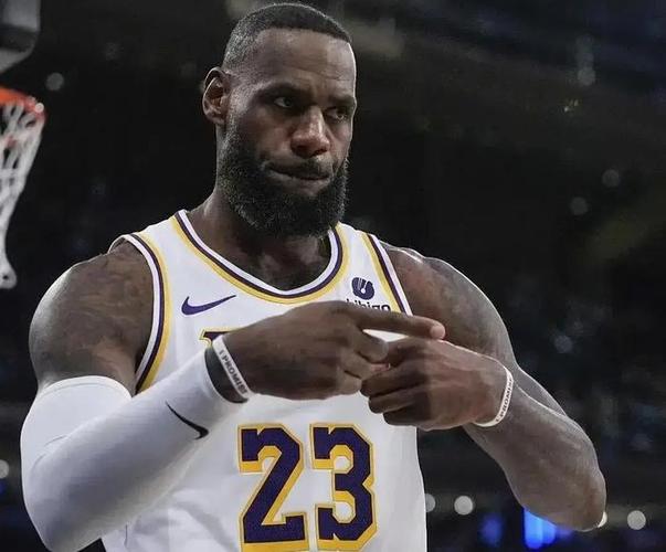 詹姆斯:我想每晚都尽力做到最好 告诉自己要珍惜剩余的比赛机会