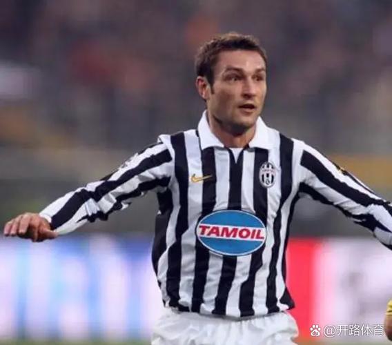 卡佩罗：罗马的运营比尤文米兰都要乱；伊布的起跳动作很好玩