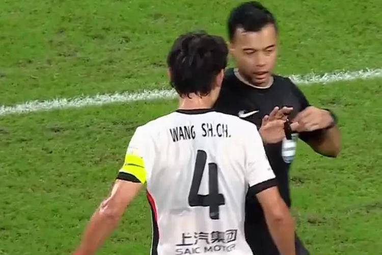 记者:穆斯卡特临场调度打99分,海港拥有颜骏凌、陈威是福气