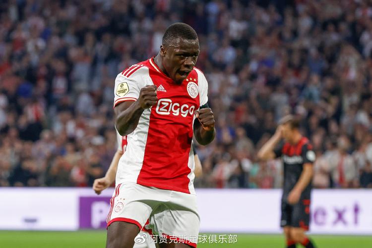 克拉森第78次代表阿贾克斯在欧战登场，追平布林德并列队史最多