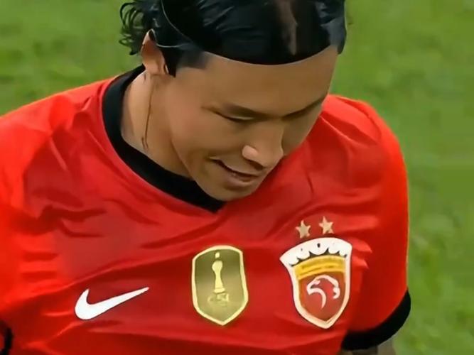 记者:傅欢踢左边翼卫很难受,在日本球员面前感觉像不会踢球