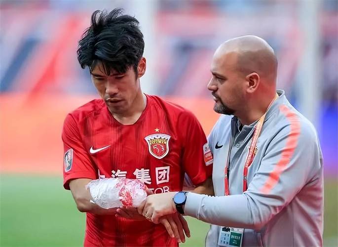 时隔近3.5个月再登场!吕文君晒亚冠出战照:好久好久了