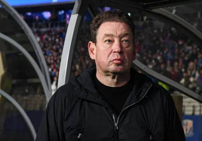 斯卢茨基:纵观全场可以看出双方势均力敌,很遗憾今天没全取三分