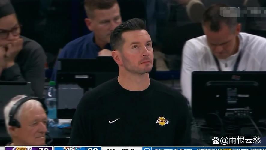 雷迪克:提升防守端的持球压迫强度 斯玛特范德比尔特担任这角色