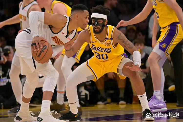 雷迪克:詹姆斯今日继续进行个人训练 文森特参与完整球队训练